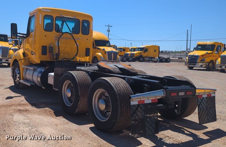 image for item NG9413 2020 Kenworth T680 semi truck