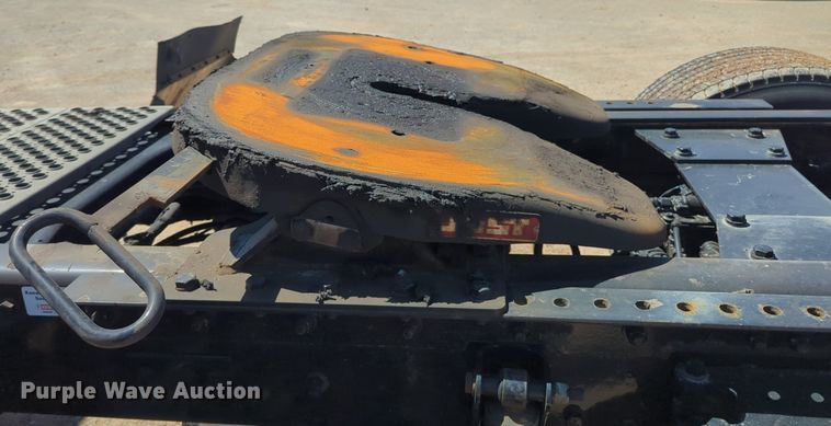 image for item NG9413 2020 Kenworth T680 semi truck