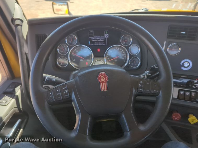 image for item NG9413 2020 Kenworth T680 semi truck