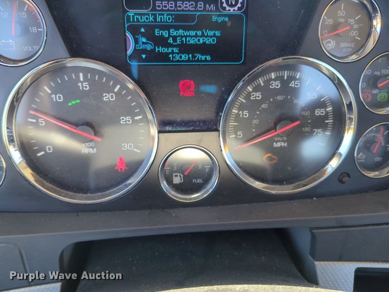 image for item NG9413 2020 Kenworth T680 semi truck