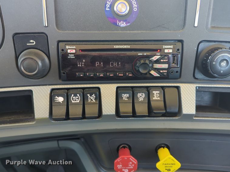 image for item NG9413 2020 Kenworth T680 semi truck