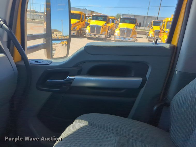 image for item NG9413 2020 Kenworth T680 semi truck