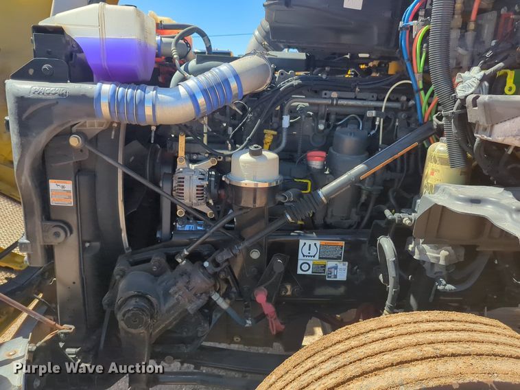 image for item NG9413 2020 Kenworth T680 semi truck