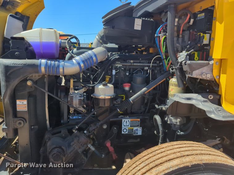 image for item NG9413 2020 Kenworth T680 semi truck