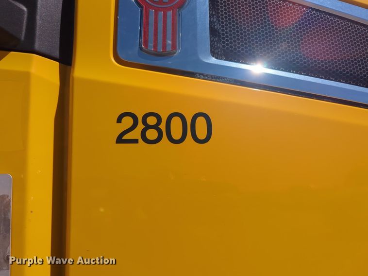 image for item NG9413 2020 Kenworth T680 semi truck