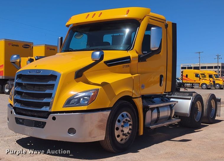 image for item NG9414 2021 Freightliner Cascadia 126 semi truck