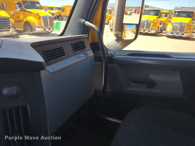 image for item NG9414 2021 Freightliner Cascadia 126 semi truck