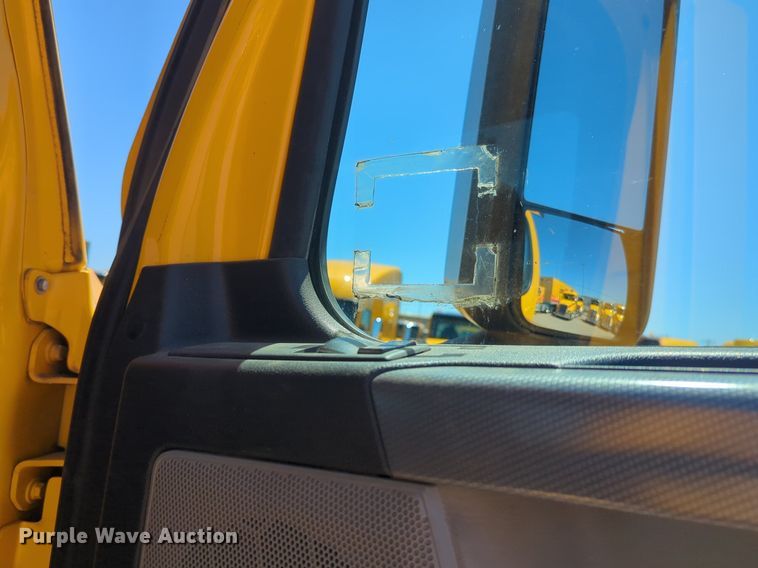 image for item NG9414 2021 Freightliner Cascadia 126 semi truck