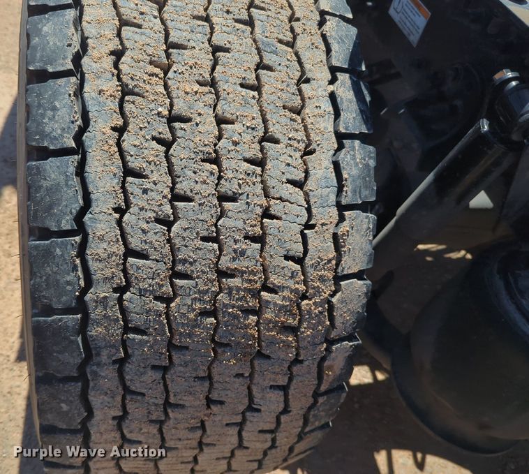 image for item NG9414 2021 Freightliner Cascadia 126 semi truck