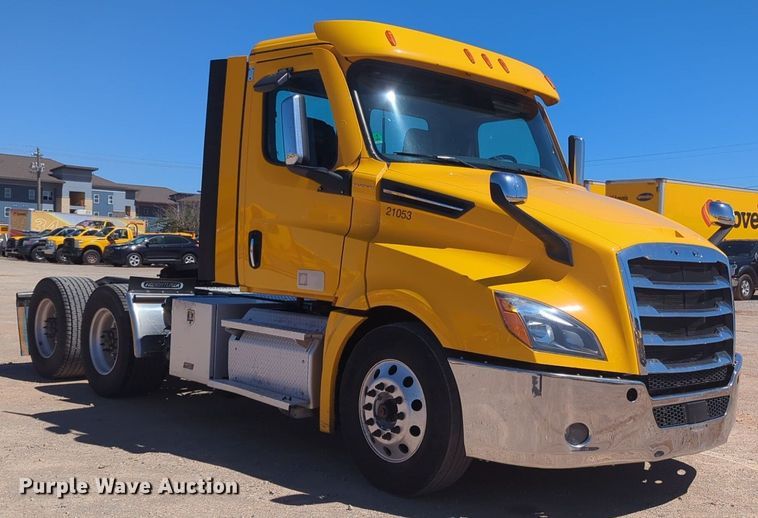 image for item NG9415 2021 Freightliner Cascadia 126 semi truck