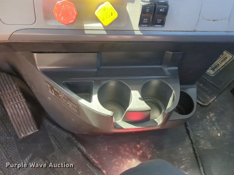 image for item NG9415 2021 Freightliner Cascadia 126 semi truck