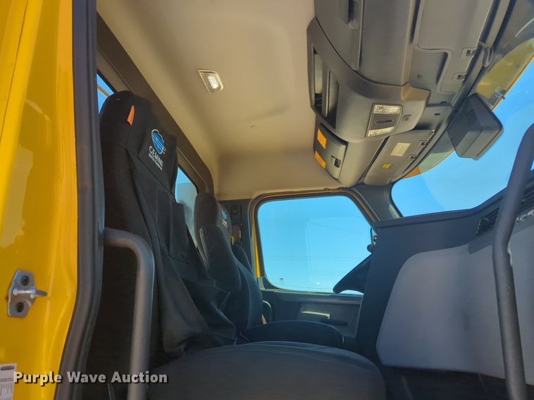 image for item NG9415 2021 Freightliner Cascadia 126 semi truck