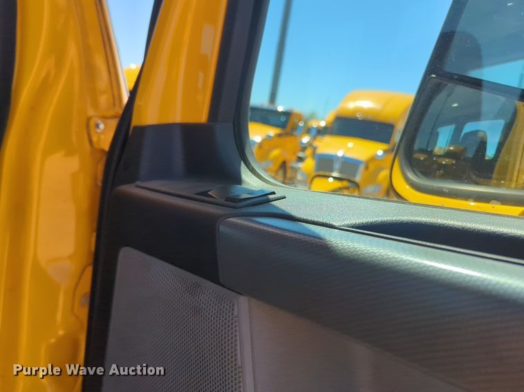 image for item NG9415 2021 Freightliner Cascadia 126 semi truck