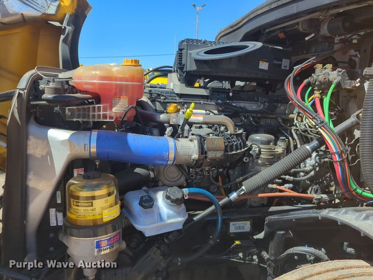 image for item NG9415 2021 Freightliner Cascadia 126 semi truck