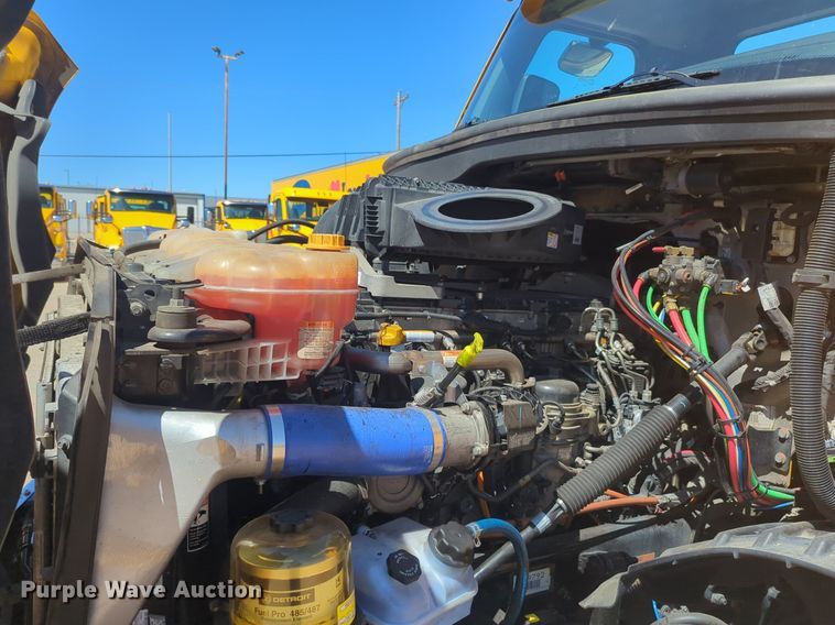 image for item NG9415 2021 Freightliner Cascadia 126 semi truck