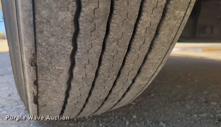 image for item NG9415 2021 Freightliner Cascadia 126 semi truck