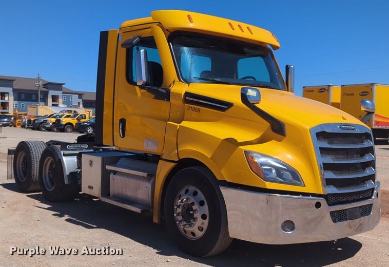 image for item NG9416 2021 Freightliner Cascadia 126 semi truck