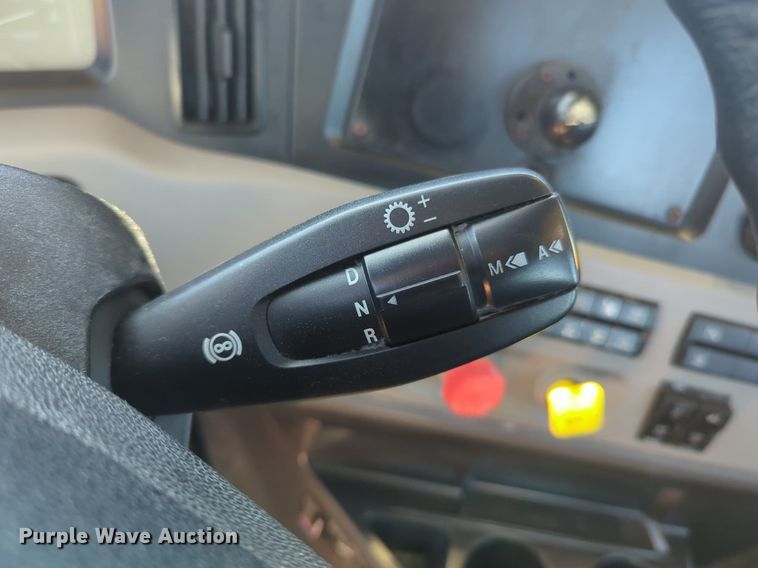 image for item NG9416 2021 Freightliner Cascadia 126 semi truck