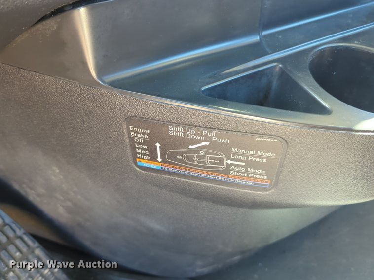 image for item NG9416 2021 Freightliner Cascadia 126 semi truck