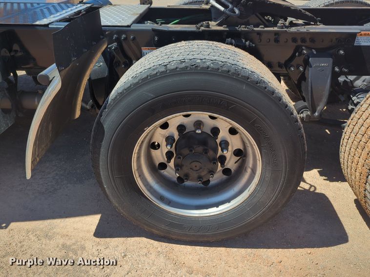 image for item NG9416 2021 Freightliner Cascadia 126 semi truck