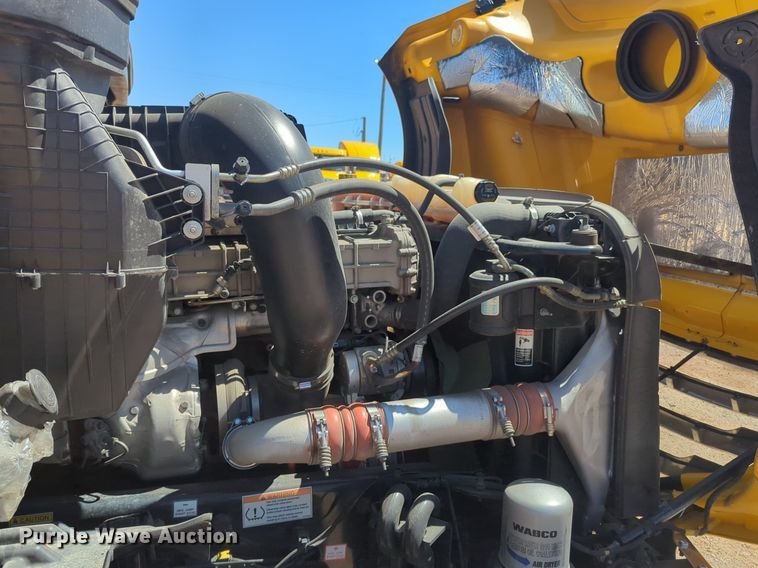 image for item NG9416 2021 Freightliner Cascadia 126 semi truck