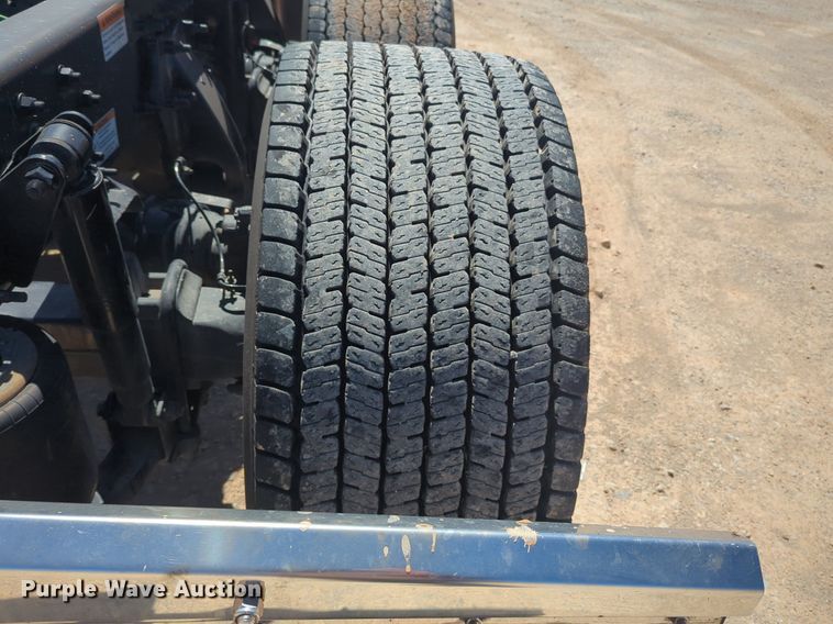 image for item NG9416 2021 Freightliner Cascadia 126 semi truck