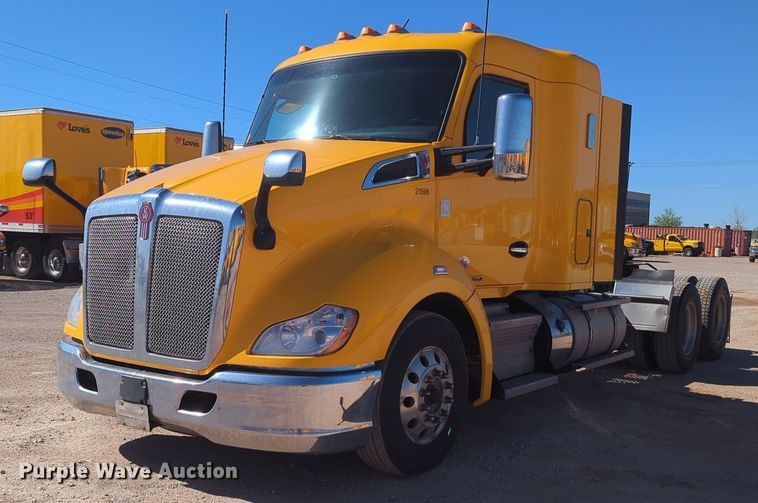 image for item NG9418 2021 Kenworth T680 semi truck