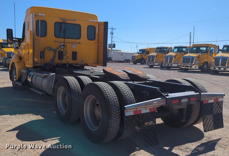 image for item NG9418 2021 Kenworth T680 semi truck