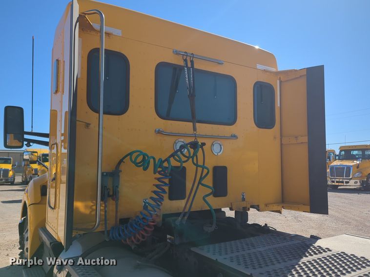 image for item NG9418 2021 Kenworth T680 semi truck