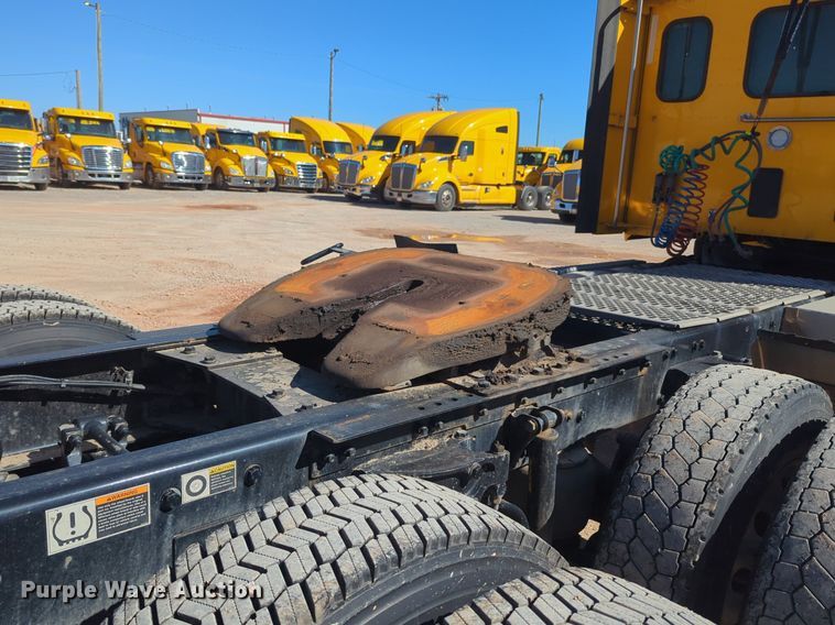 image for item NG9418 2021 Kenworth T680 semi truck