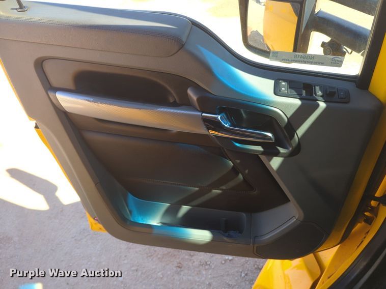 image for item NG9418 2021 Kenworth T680 semi truck