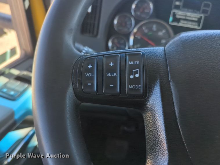 image for item NG9418 2021 Kenworth T680 semi truck