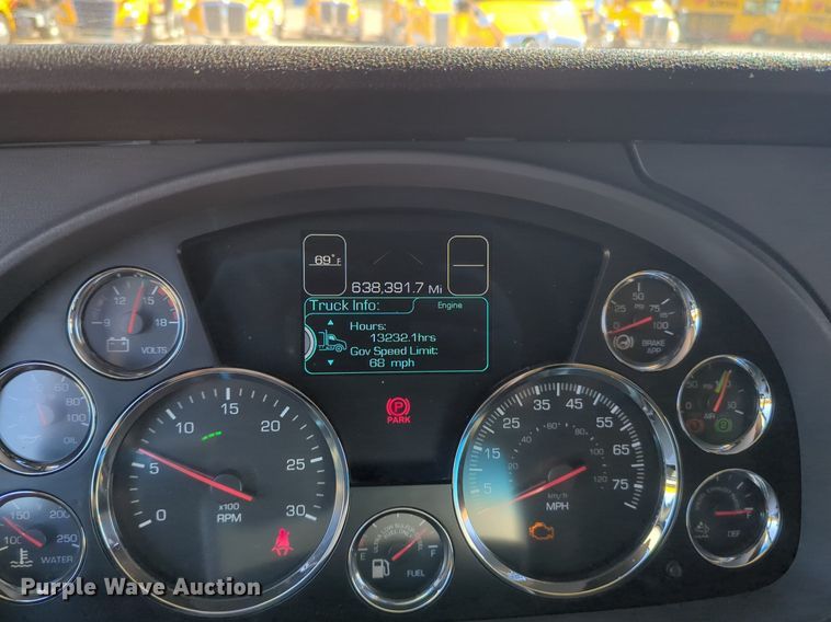 image for item NG9418 2021 Kenworth T680 semi truck