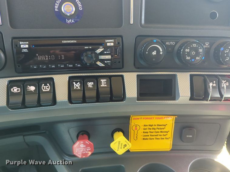 image for item NG9418 2021 Kenworth T680 semi truck