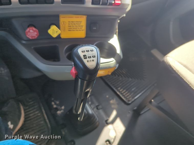 image for item NG9418 2021 Kenworth T680 semi truck