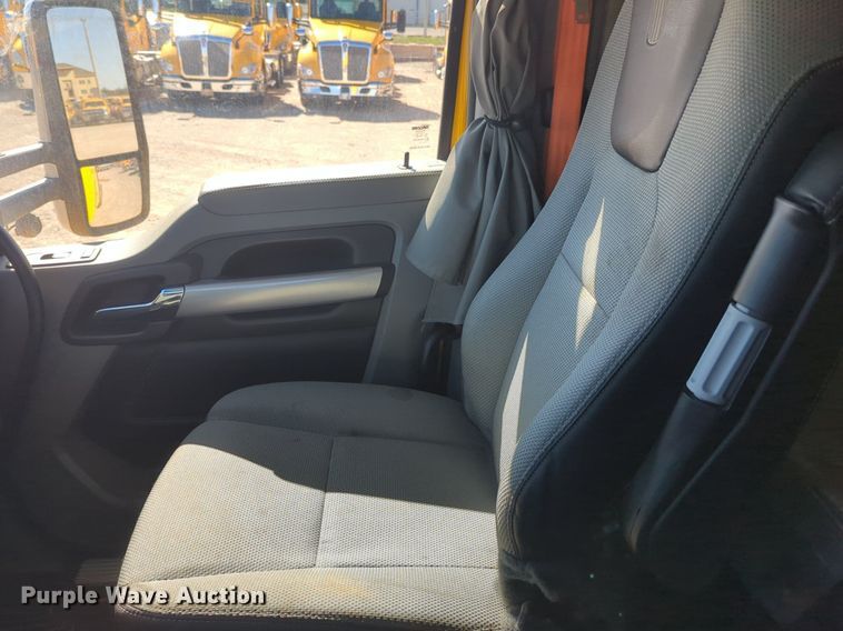 image for item NG9418 2021 Kenworth T680 semi truck