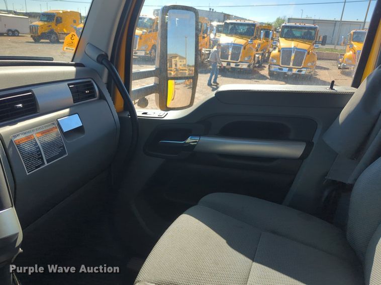 image for item NG9418 2021 Kenworth T680 semi truck