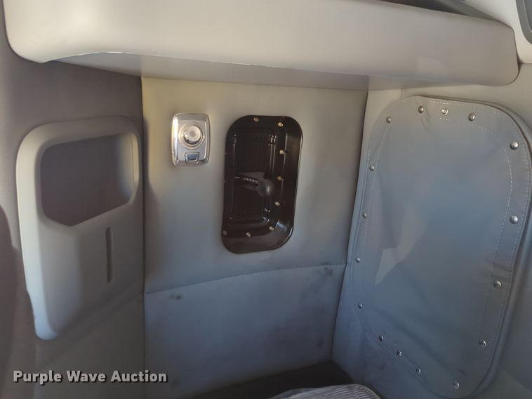 image for item NG9418 2021 Kenworth T680 semi truck