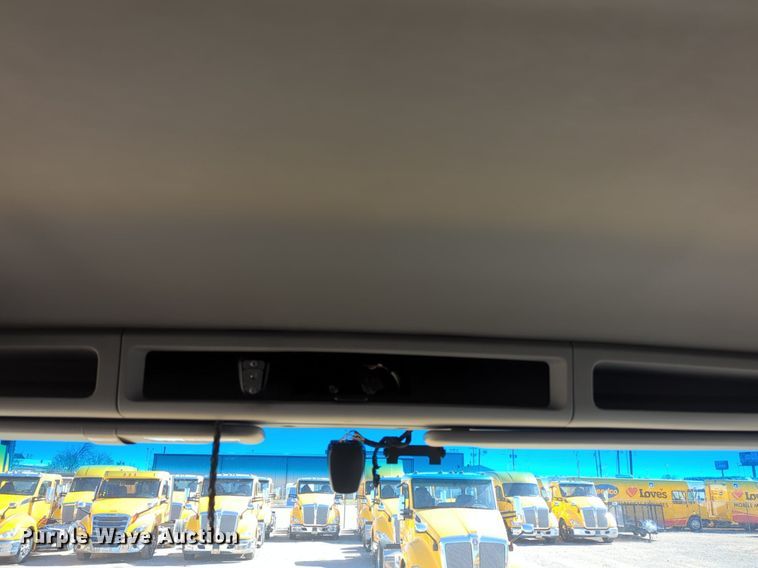 image for item NG9418 2021 Kenworth T680 semi truck