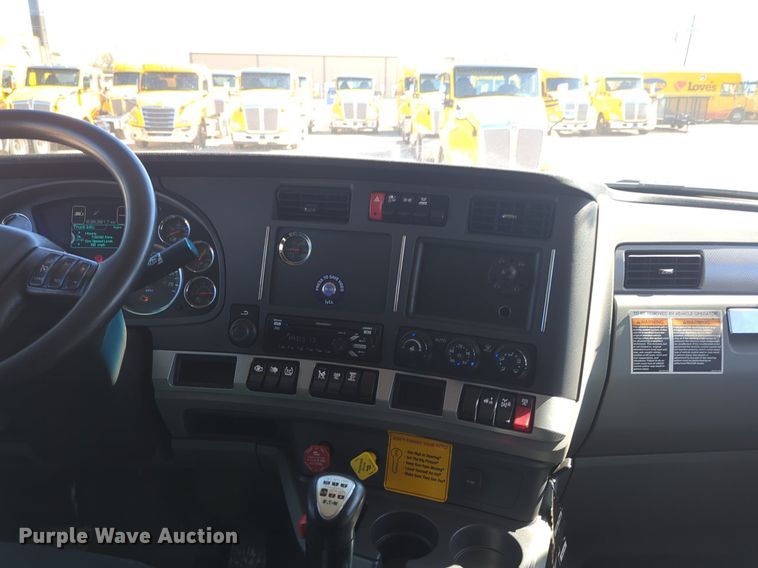 image for item NG9418 2021 Kenworth T680 semi truck