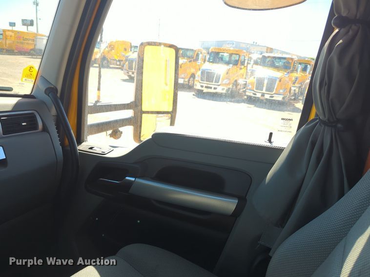 image for item NG9418 2021 Kenworth T680 semi truck