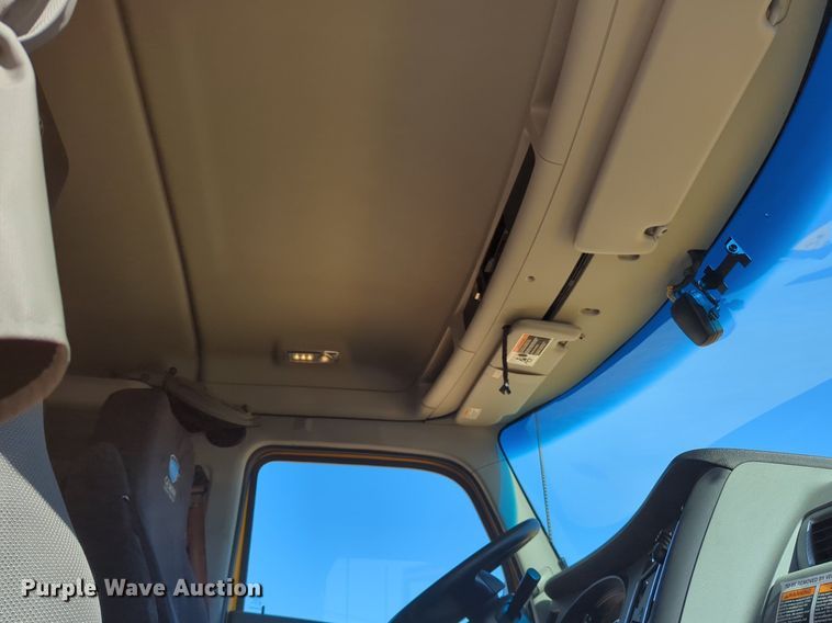 image for item NG9418 2021 Kenworth T680 semi truck