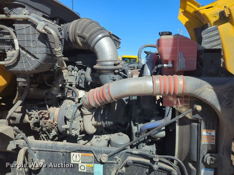 image for item NG9418 2021 Kenworth T680 semi truck