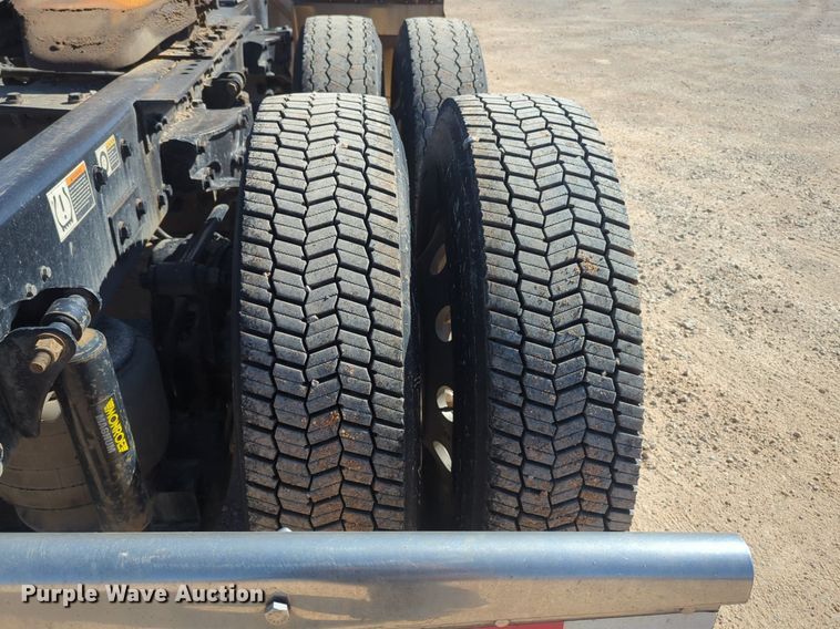 image for item NG9418 2021 Kenworth T680 semi truck