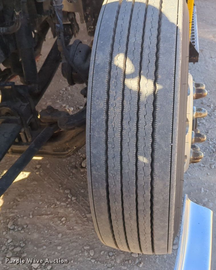 image for item NG9418 2021 Kenworth T680 semi truck