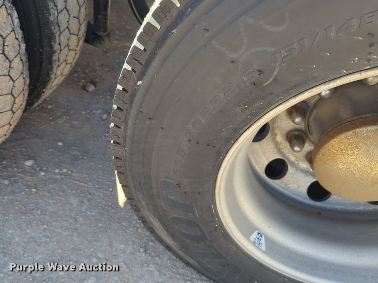 image for item NG9418 2021 Kenworth T680 semi truck