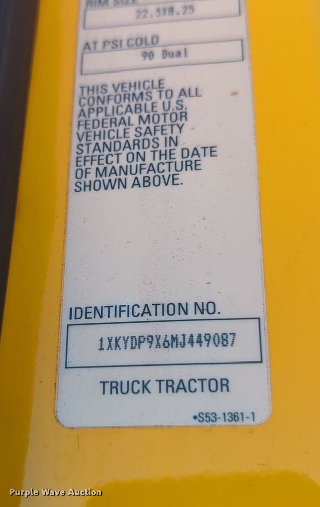 image for item NG9418 2021 Kenworth T680 semi truck