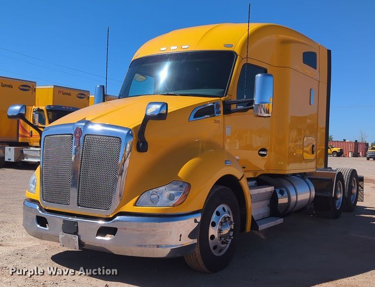 image for item NG9422 2019 Kenworth T680 semi truck