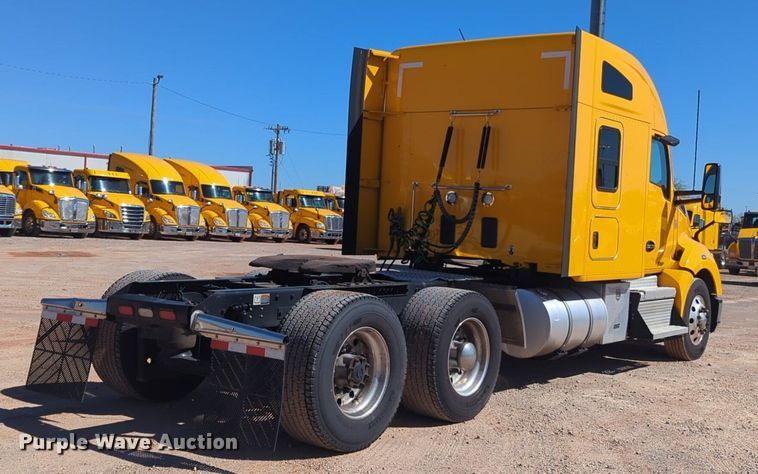 image for item NG9422 2019 Kenworth T680 semi truck