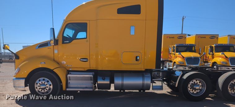 image for item NG9422 2019 Kenworth T680 semi truck